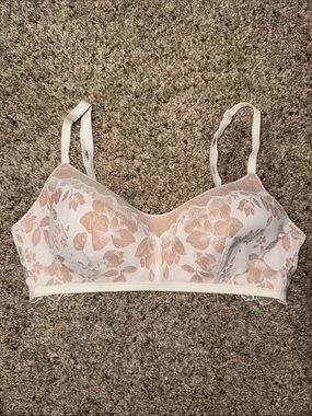 Victoria's Secret Nude and White Floral Lace Bralette